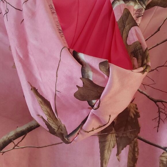 - Real Tree Pink Camo Large Hoodie - Picture 6 of 7